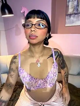 Snapshot of ZoeRaven_Pink chatting on 5, 10, 2025 ZoeRaven Pink online show from 5, 10, 2025
