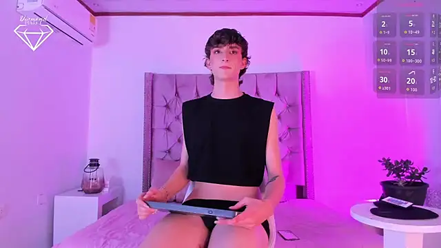 Diamond Piarce online show from 7, 2, 2026