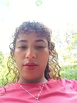 Vikyvoyeur online show from 3, 12, 2025