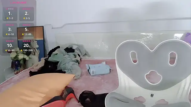 A SR 001 online show from 25, 11, 2025