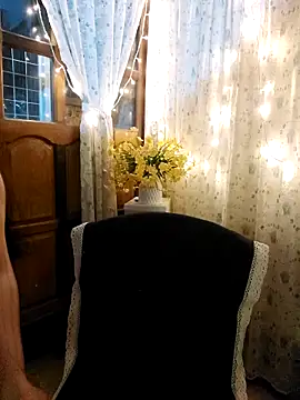 Laurie369 online show from 3, 10, 2025