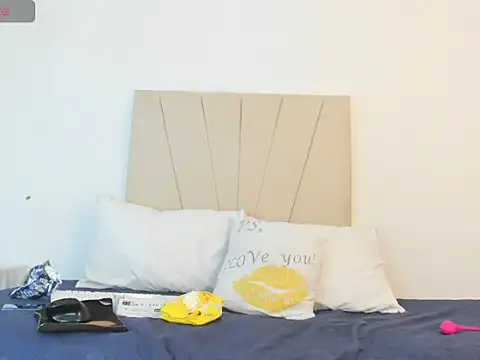  Miaa khalifa  online show from 30, 9, 2025