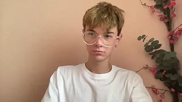 Snapshot of Milk_Guy chatting on 11, 9, 2025 Milk Guy online show from 11, 9, 2025