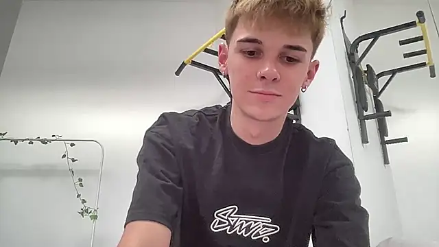 Snapshot of Milk_Guy chatting on 15, 9, 2025 Milk Guy online show from 15, 9, 2025