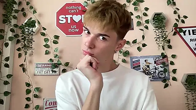 Snapshot of Milk_Guy chatting on 18, 9, 2025 Milk Guy online show from 18, 9, 2025