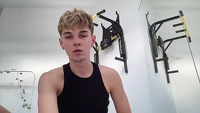 Snapshot of Milk_Guy chatting on 19, 9, 2025 Milk Guy online show from 19, 9, 2025