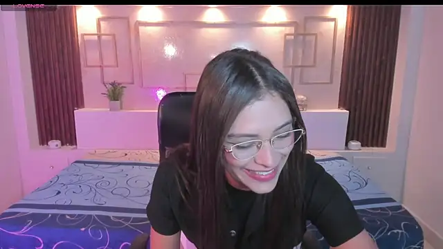 Hannacooper3 online show from 20, 11, 2025