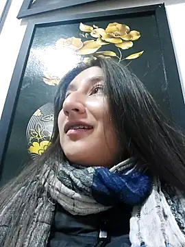 Snapshot of LunaBaby- chatting on 18, 9, 2025 LunaBaby- online show from 18, 9, 2025