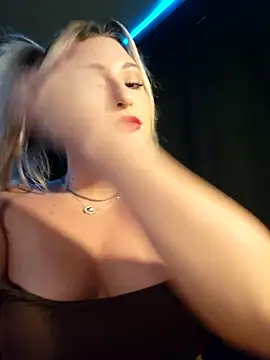 Snapshot of Blondie_Sasha chatting on 23, 9, 2025 Blondie Sasha online show from 23, 9, 2025