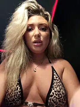 Snapshot of Blondie_Sasha chatting on 27, 9, 2025 Blondie Sasha online show from 27, 9, 2025