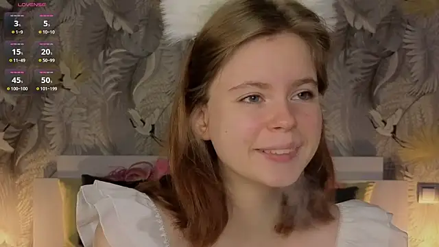 Snapshot of JulietteRain chatting on 10, 10, 2025 JulietteRain online show from 10, 10, 2025