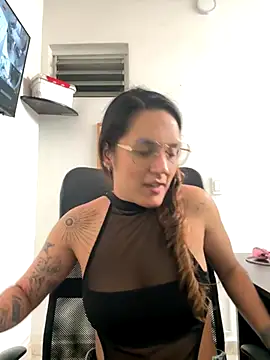 Sophia House  online show from 20, 10, 2025