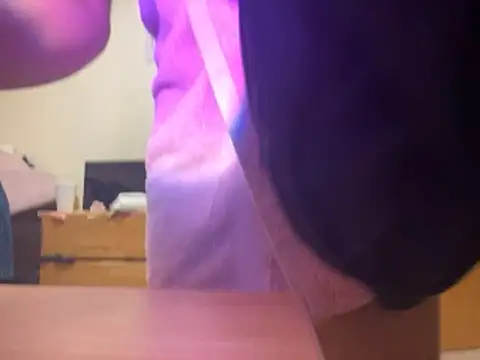 luvrgrllani online show from 24, 11, 2025