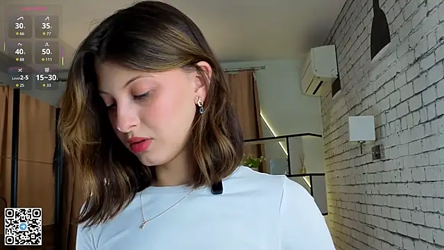 LorinaMaffitt online show from 5, 10, 2025