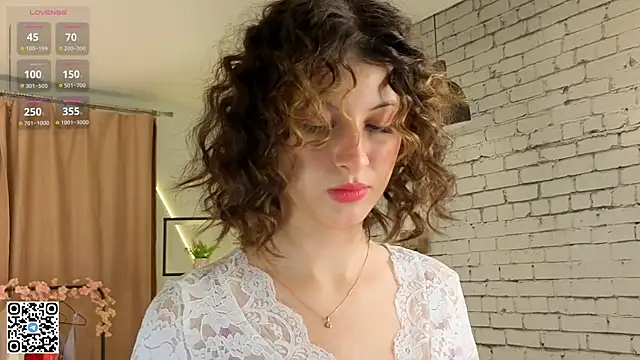 LorinaMaffitt online show from 15, 10, 2025