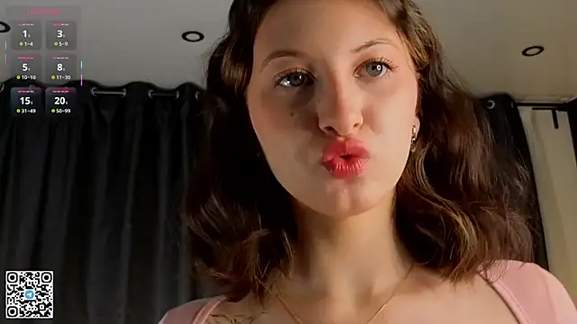 LorinaMaffitt online show from 5, 11, 2025