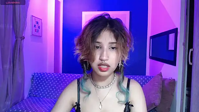 Snapshot of VenusMist chatting on 6, 10, 2025 VenusMist online show from 6, 10, 2025