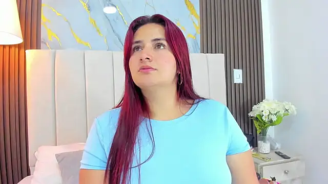 Snapshot of Victoria_Guzman chatting on 2, 6, 2026 Victoria Guzman online show from 2, 6, 2026