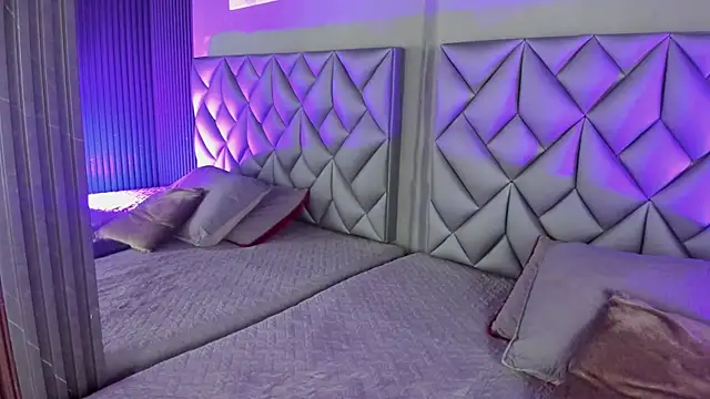 Kitty Dollyy online show from 20, 11, 2025