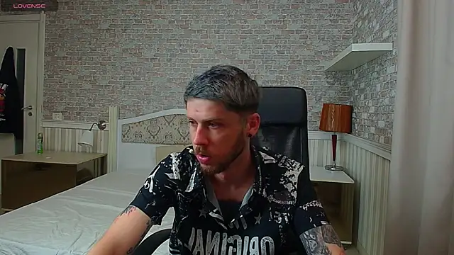 Snapshot of JonahShaw chatting on 12, 6, 2026 JonahShaw online show from 12, 6, 2026