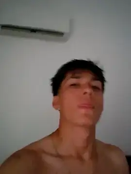 Snapshot of LUISSLEONN0958 chatting on 9, 11, 2025 LUISSLEONN0958 online show from 9, 11, 2025