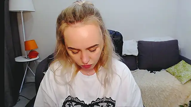 LiluMoon   online show from 2, 4, 2026