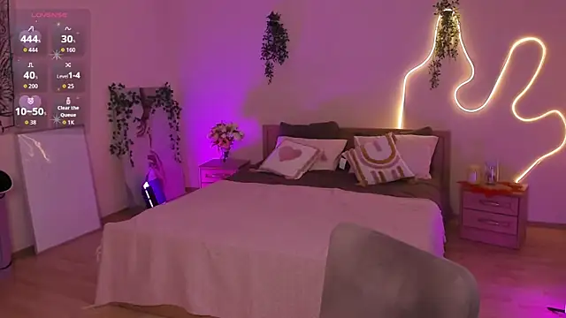 Lisa Blossom online show from 7, 7, 2026