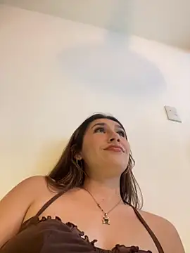 Isa Villamarin online show from 4, 10, 2025