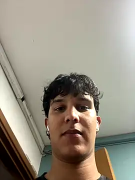 Snapshot of Leo_Savage_ chatting on 8, 10, 2025 Leo Savage online show from 8, 10, 2025
