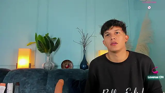 Leo Savage  online show from 25, 2, 2026