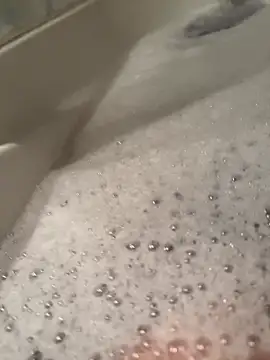 Snapshot of VersautundGeil00 chatting on 29, 3, 2026 VersautundGeil00 online show from 29, 3, 2026