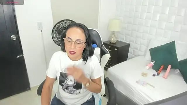 yulitza1025 online show from 10, 2, 2026