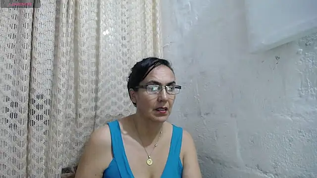 Snapshot of gabbyparker_ chatting on 15, 9, 2025 gabbyparker online show from 15, 9, 2025