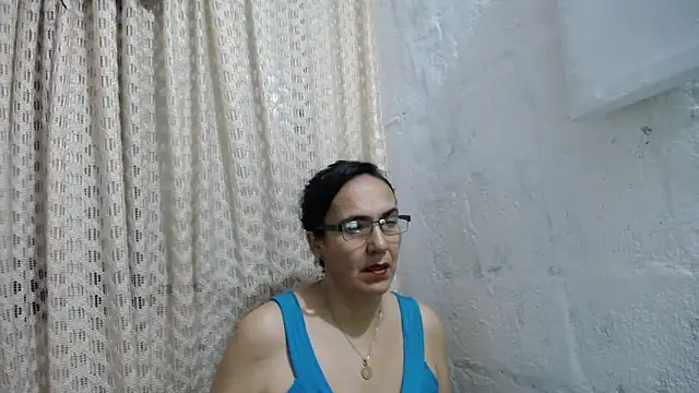 Snapshot of gabbyparker_ chatting on 1, 10, 2025 gabbyparker online show from 1, 10, 2025