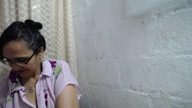 Snapshot of gabbyparker_ chatting on 11, 10, 2025 gabbyparker online show from 11, 10, 2025