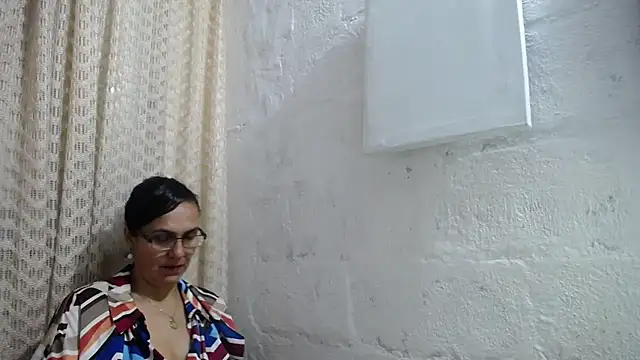 Snapshot of gabbyparker_ chatting on 18, 10, 2025 gabbyparker online show from 18, 10, 2025