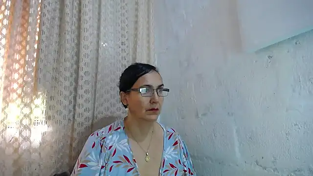 Snapshot of gabbyparker_ chatting on 12, 11, 2025 gabbyparker online show from 12, 11, 2025