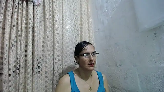 Snapshot of gabbyparker_ chatting on 15, 11, 2025 gabbyparker online show from 15, 11, 2025