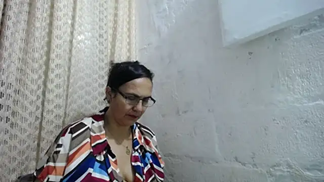 Snapshot of gabbyparker_ chatting on 16, 11, 2025 gabbyparker online show from 16, 11, 2025
