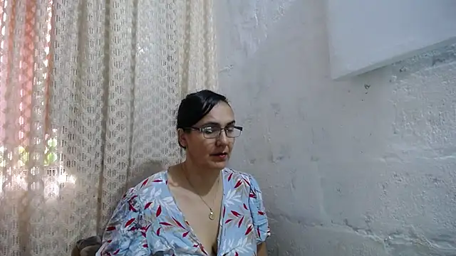 Snapshot of gabbyparker_ chatting on 18, 11, 2025 gabbyparker online show from 18, 11, 2025