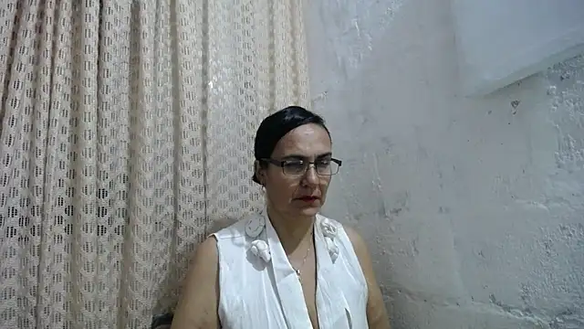 Snapshot of gabbyparker_ chatting on 26, 11, 2025 gabbyparker online show from 26, 11, 2025