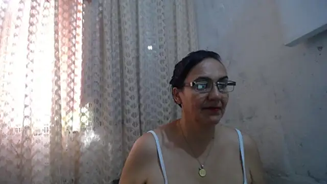 Snapshot of gabbyparker_ chatting on 30, 11, 2025 gabbyparker online show from 30, 11, 2025