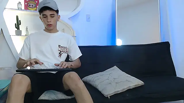 THREE GUYS HOT online show from 19, 10, 2025