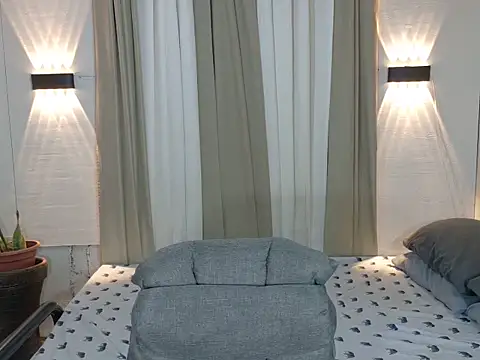 avery in paradisexx online show from 12, 10, 2025