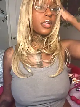 MistiSavannah online show from 7, 11, 2025