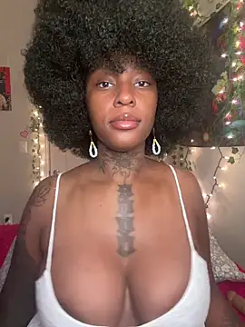Snapshot of MistiSavannah chatting on 6, 6, 2026 MistiSavannah online show from 6, 6, 2026