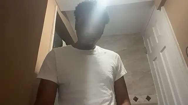 Snapshot of Yungandhungd chatting on 1, 12, 2025 Yungandhungd online show from 1, 12, 2025