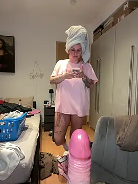 Snapshot of OliviaaFischer chatting on 10, 2, 2026 OliviaaFischer online show from 10, 2, 2026