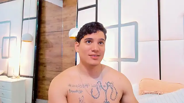 Snapshot of RaymondMorris chatting on 19, 10, 2025 RaymondMorris online show from 19, 10, 2025