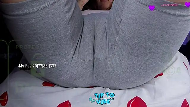 Cameltoe squirt inPants online show from 11, 2, 2025